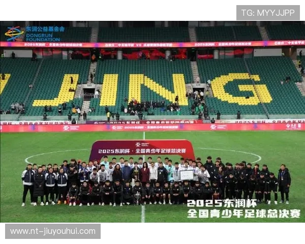 鹤壁市足球赛事精彩纷呈 各大队伍角逐激烈赛场争夺荣耀